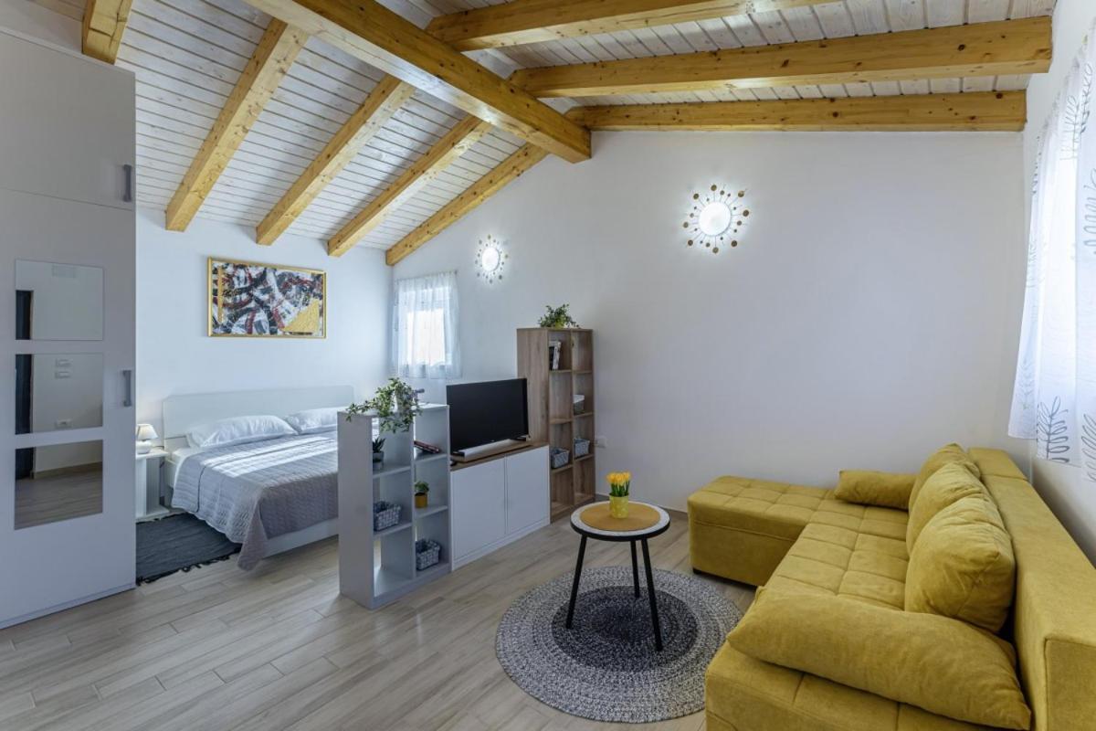 Modean In Pula - Haus Fuer 2-3 Personen Villa Exterior foto