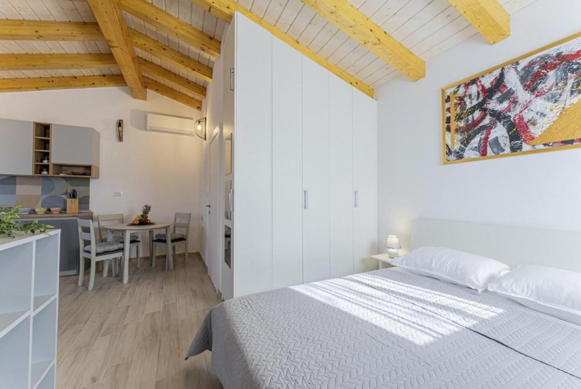 Modean In Pula - Haus Fuer 2-3 Personen Villa Exterior foto