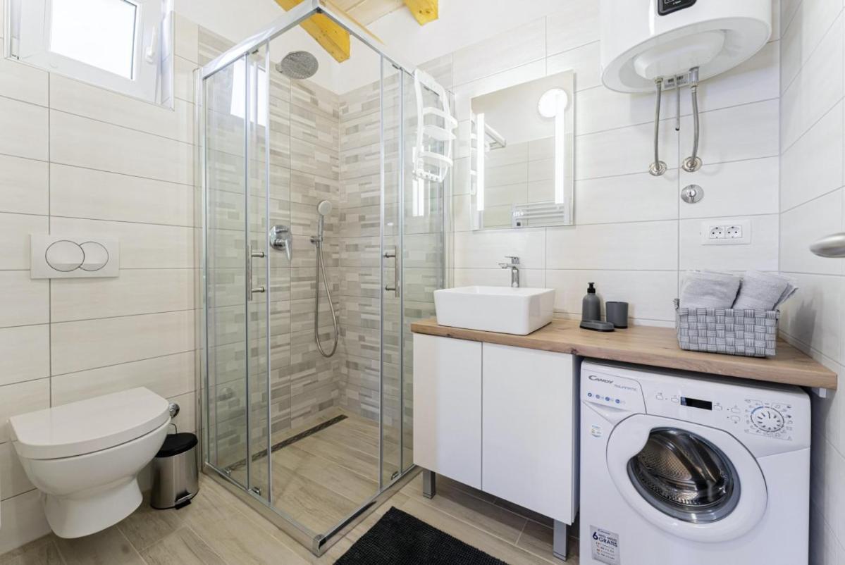 Modean In Pula - Haus Fuer 2-3 Personen Villa Exterior foto